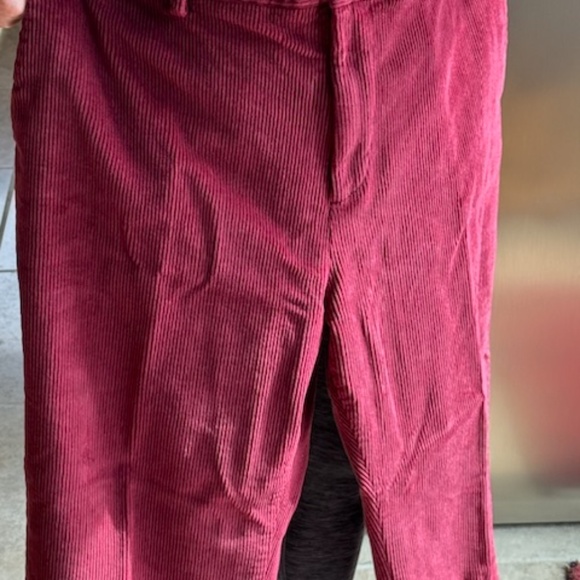 Amazon Essentials 42W 29L  NEW  Red corduroy mens pants,  NEW - Picture 5 of 6